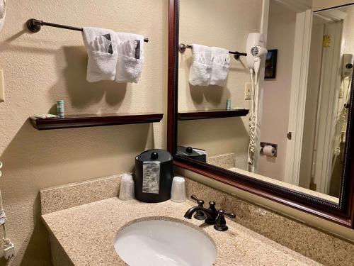 Best Western Sheridan Center image 40