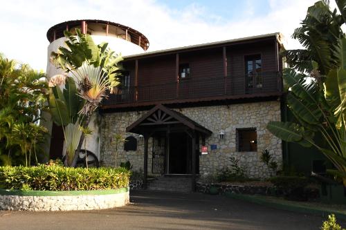 Residence La Vieille Tour - ZENITUDE - Grand studio vue mer acces plage privative in Perinet