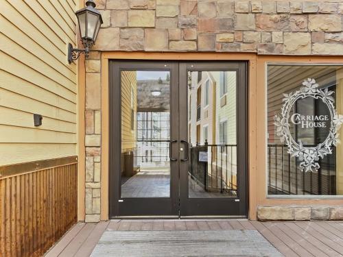 Carriage House 305 condo - image 6