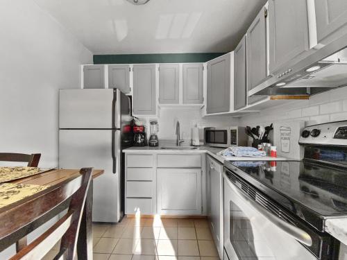 Carriage House 305 condo - image 13