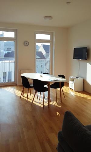 4 Beds and More Vienna Apartments-contactless check-in - image 6
