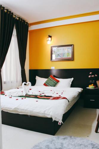 Deluxe Double or Twin Bed