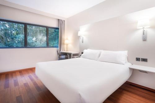 B&B Hotel Jerez H2 Jerez is a popular choice amongst travelers in Jerez de la Frontera, whether exploring or just passing through. Both business travelers and tourists can enjoy the hotels facilities and services. A