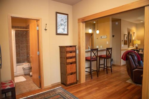 1934 Soda Springs condo