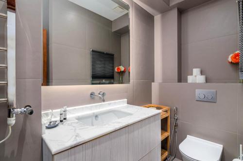 GuestReady - Modern Lux Family Home in West Kensington wGarden