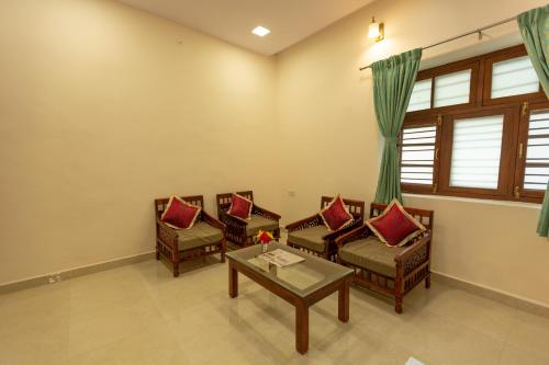 KSTDC Hotel Mayura Adilshahi Bijapur in Bijapur