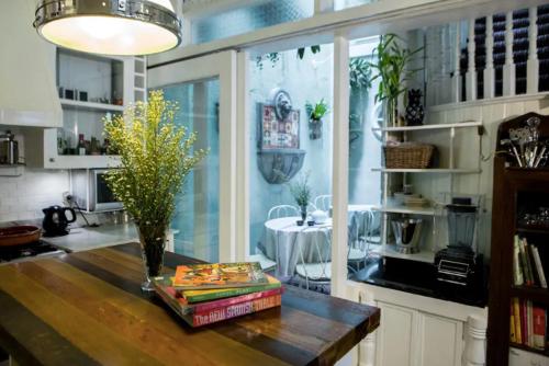 Foto - Charming La Casita Mercedes, 5Br and 5TB for Family and Friends Staycation- Read Listing Info