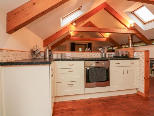 Crooke Barn - image 2