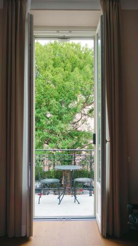 Superior Double or Twin Room with Terrace image 2