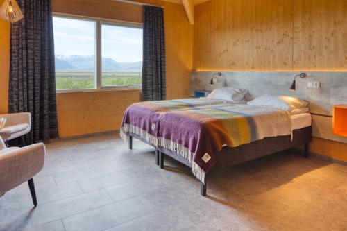 Double or Twin Room with Mountain View