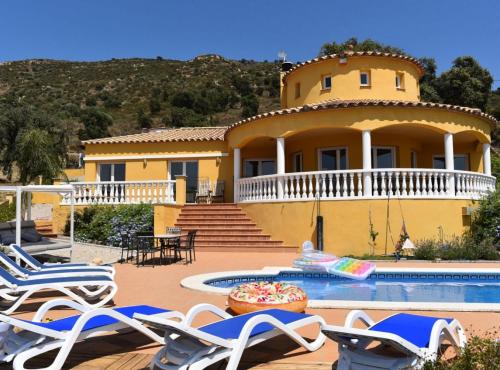 Casa Albera - with pool and fantastic views - Accommodation - Palau-Saverdera
