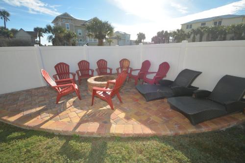 Ocean View Paradise - Steps away from the Beach Will Accommodate Up To 10 People including 1-3 Fa - image 9