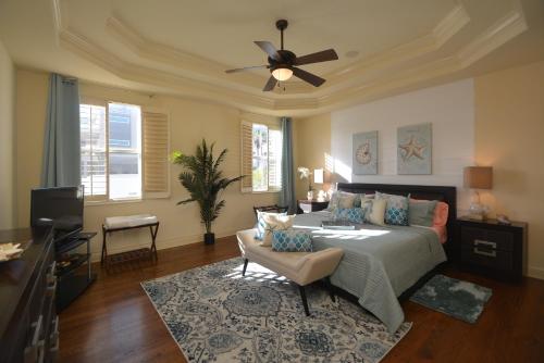 Ocean View Paradise - Steps away from the Beach Will Accommodate Up To 10 People including 1-3 Fa - image 14