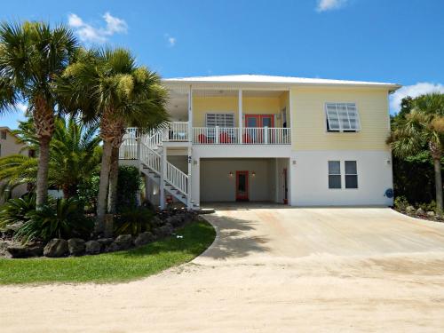 Fantasea is the Perfect Beach House with Pool and Hot Tub 4 bed3 bath with 2 Master Suites thumb 2