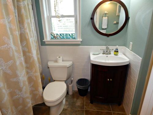Fantasea is the Perfect Beach House with Pool and Hot Tub 4 bed3 bath with 2 Master Suites - image 9