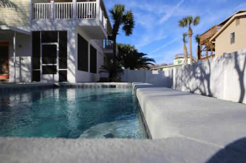 Fantasea is the Perfect Beach House with Pool and Hot Tub 4 bed3 bath with 2 Master Suites - image 5