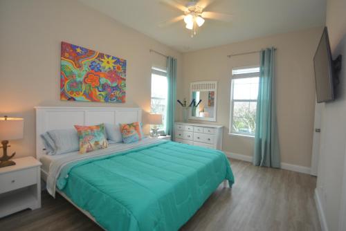 Legasea a gorgeous 5 bed4 Bath Luxury Beach House Hot Tub Fenced Yard