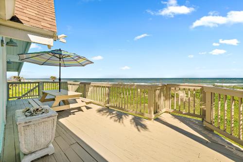 PELICAN BEACH Private Ocean Front Beach House- Sleeps 10 Bring your Surf Boards Newly Renovate - image 11
