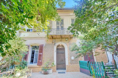 Entrance, IMMOGROOM - Suquet - 2 min from the beaches in Cannes