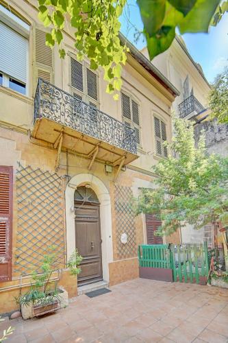 Entrance, IMMOGROOM - Suquet - 2 min from the beaches in Cannes