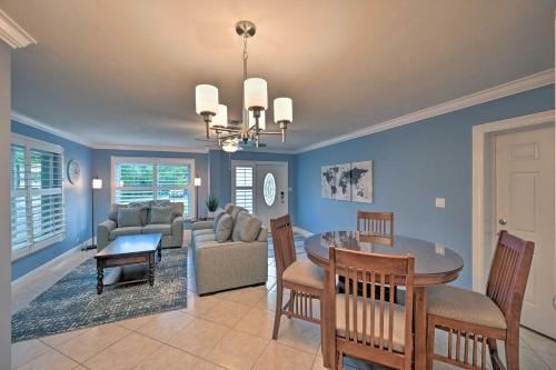 Quiet Naples Cottage with Patio Less Than 1 Mi to Beach