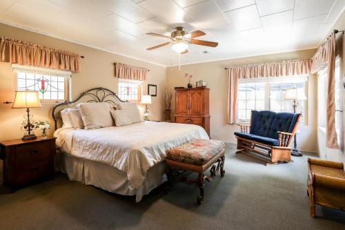 Sam Houston's Retreat - image 6