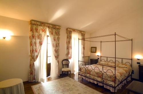 Four-Bedroom Apartment - Split Level image 10
