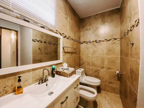 Private Oasis with Jacuzzi and Cabana Pet Friendly