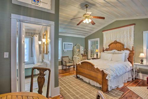 Lorraine Cottage about Walk to DTWN Jefferson! - image 3