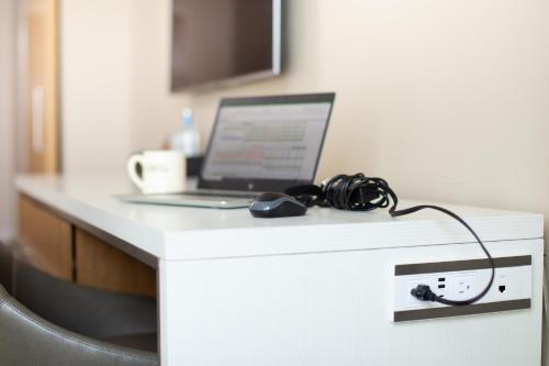 Premium King Room - Club Lounge Access