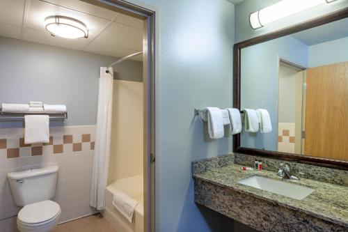Deluxe Queen Room with Two Queen Beds - Non-Smoking