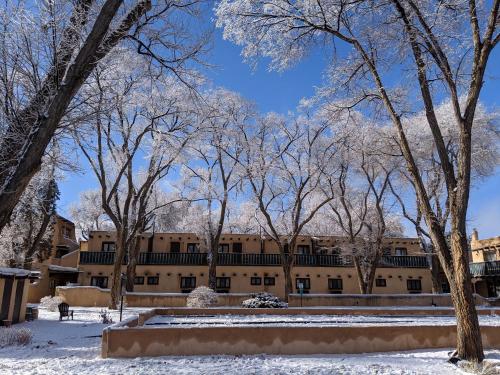 Sagebrush Inn&Suites - Hotel - Taos