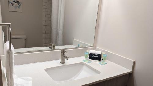 Modern 1BR in Wichita