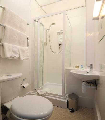 The Paragon - Guest Accommodation - image 11