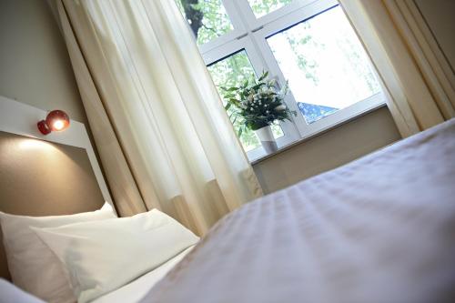 Hotel Domicil Hamburg by Golden Tulip - image 10