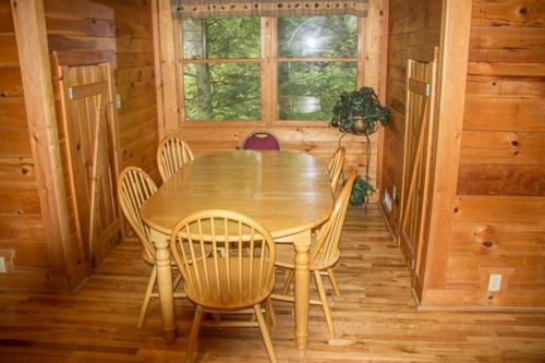 24 Bear Trax Cabin - image 3