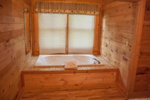 24 Bear Trax Cabin - image 10