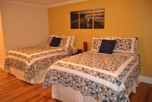 2 double beds
