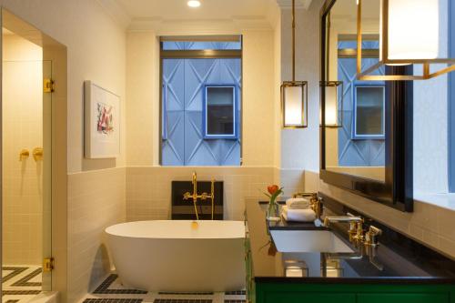 276136520 Kimpton Hotel Monaco Pittsburgh by IHG