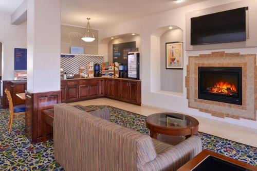 Holiday Inn Express Hotel & Suites Alamosa