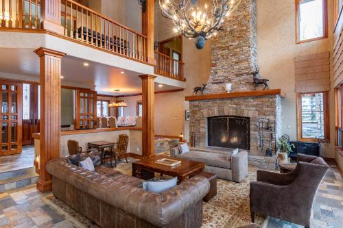 GOLD HILL by Exceptional Stays - image 2