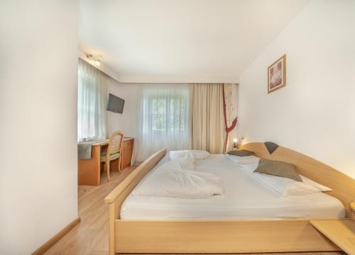 Economy Double Room (2 Stars)