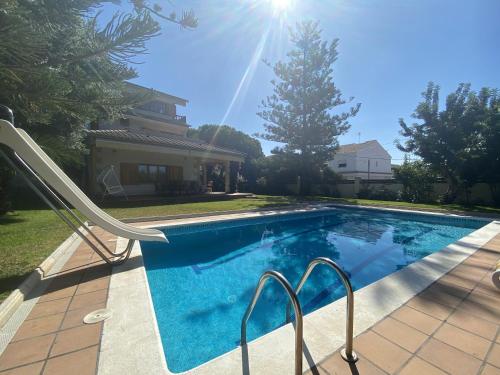  TH64 Villa Creixell for 10 people in Creixell