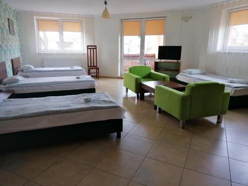 5 twin beds