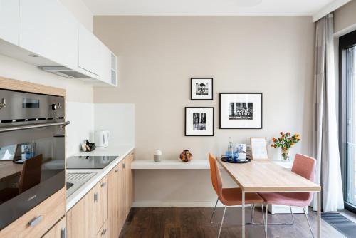 Frederics Berlin City Hackescher Markt Room Type - Extra Large Studio with Kitchen