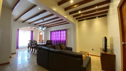 Hermosa CASA para particulares y empresas