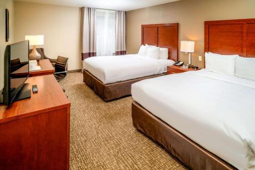 2 double beds