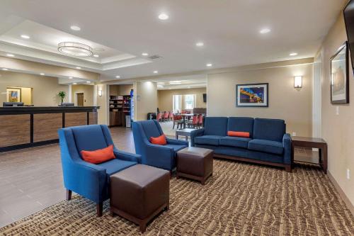 Comfort Suites