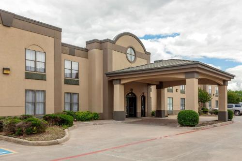 Quality Suites Sherman in Sherman, USA