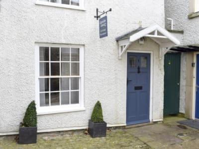 Upside Down Cottage, Richmond